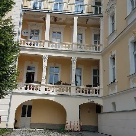 U Kolonady Апартаменты