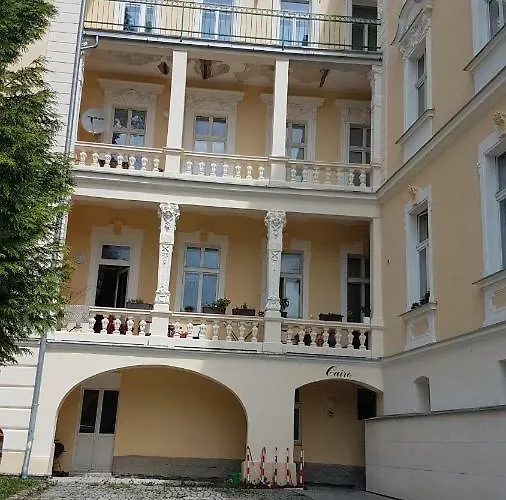 U Kolonady Apartment